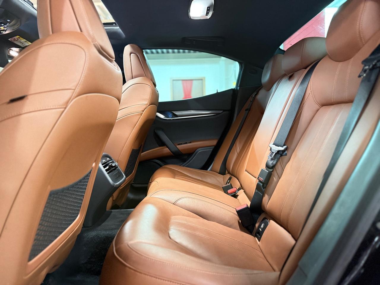 Maserati Ghibli V6 Diesel 275 CV Gransport Nerissimo