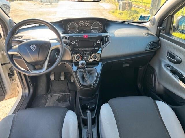 Lancia Ypsilon 1.2 benzina ok neopatentati