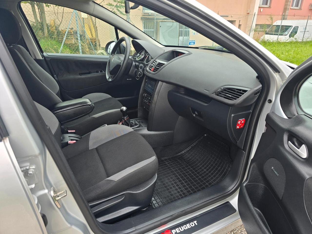 Peugeot 207 1.4 GPL con GARANZIA- NEOPATENTATI