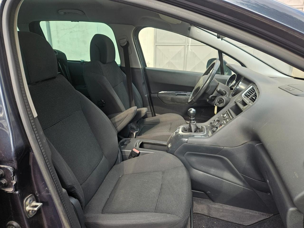 Peugeot 5008 1.6 HDi 115CV Business