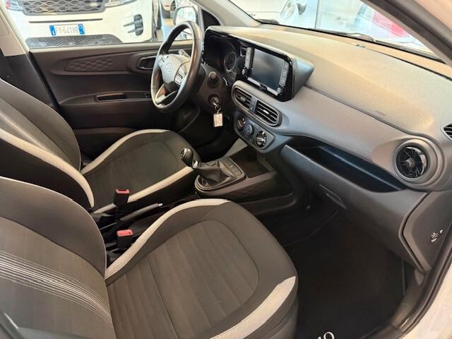 HIUNDAY I10 1.0 BENZINA TECH FULL OPTIONALS ADATTA A NEO PATENTATI