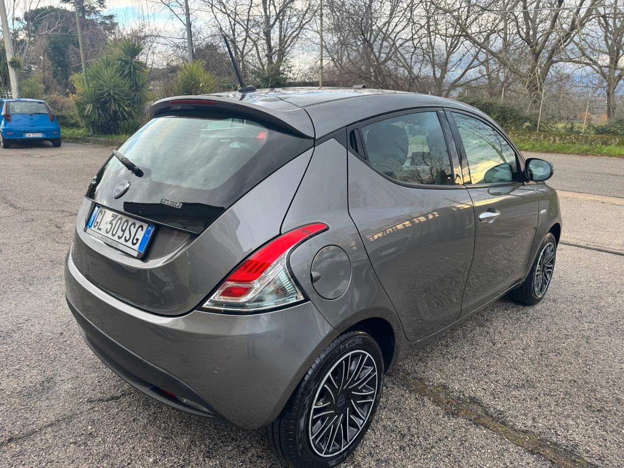 Lancia Ypsilon 1.0 FireFly 5 porte S&S Hybrid Silver Plus
