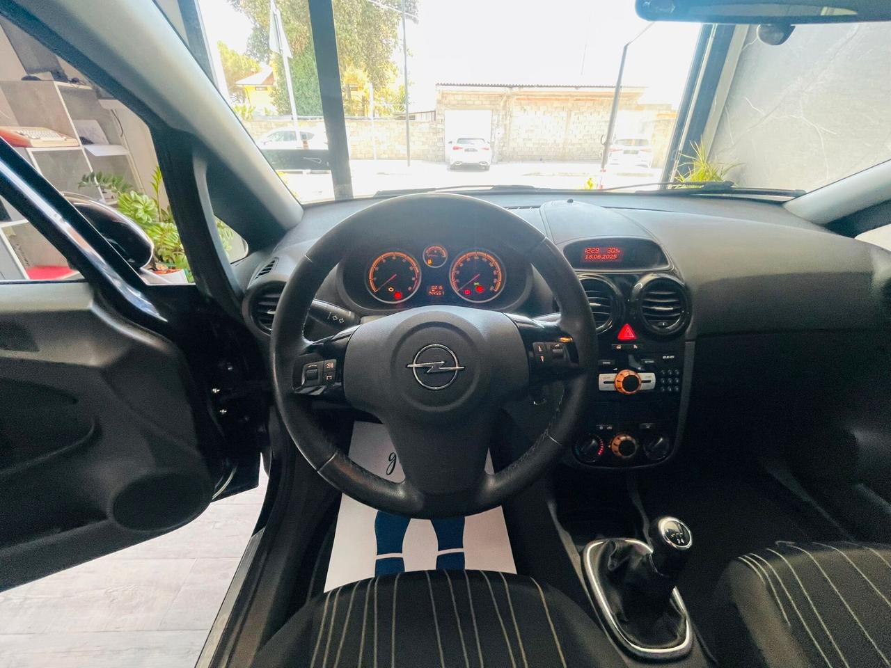 Opel Corsa 1.2 5 porte Cosmo