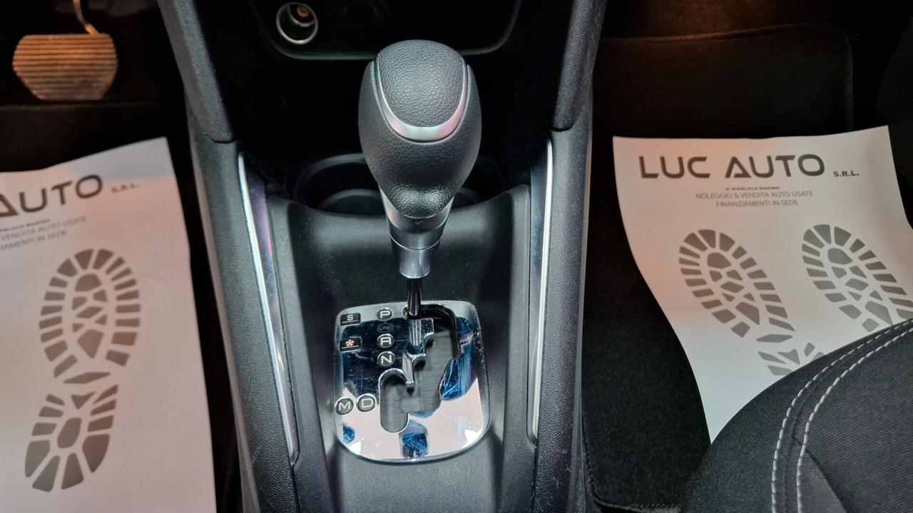 Peugeot 208 tetto panoramico