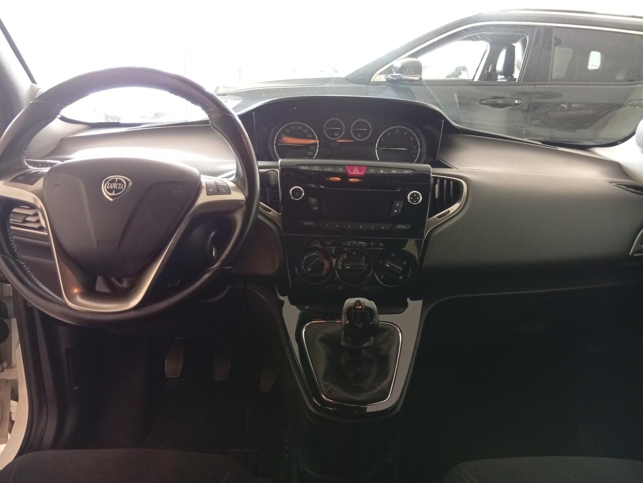 Lancia Ypsilon 1.2 69 CV 5 porte GPL Ecochic 30th Anniversary