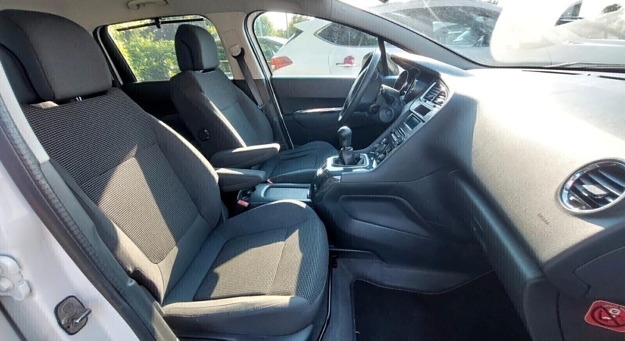 Peugeot 5008 1.6 Diesel 7 Posti Neopatentati
