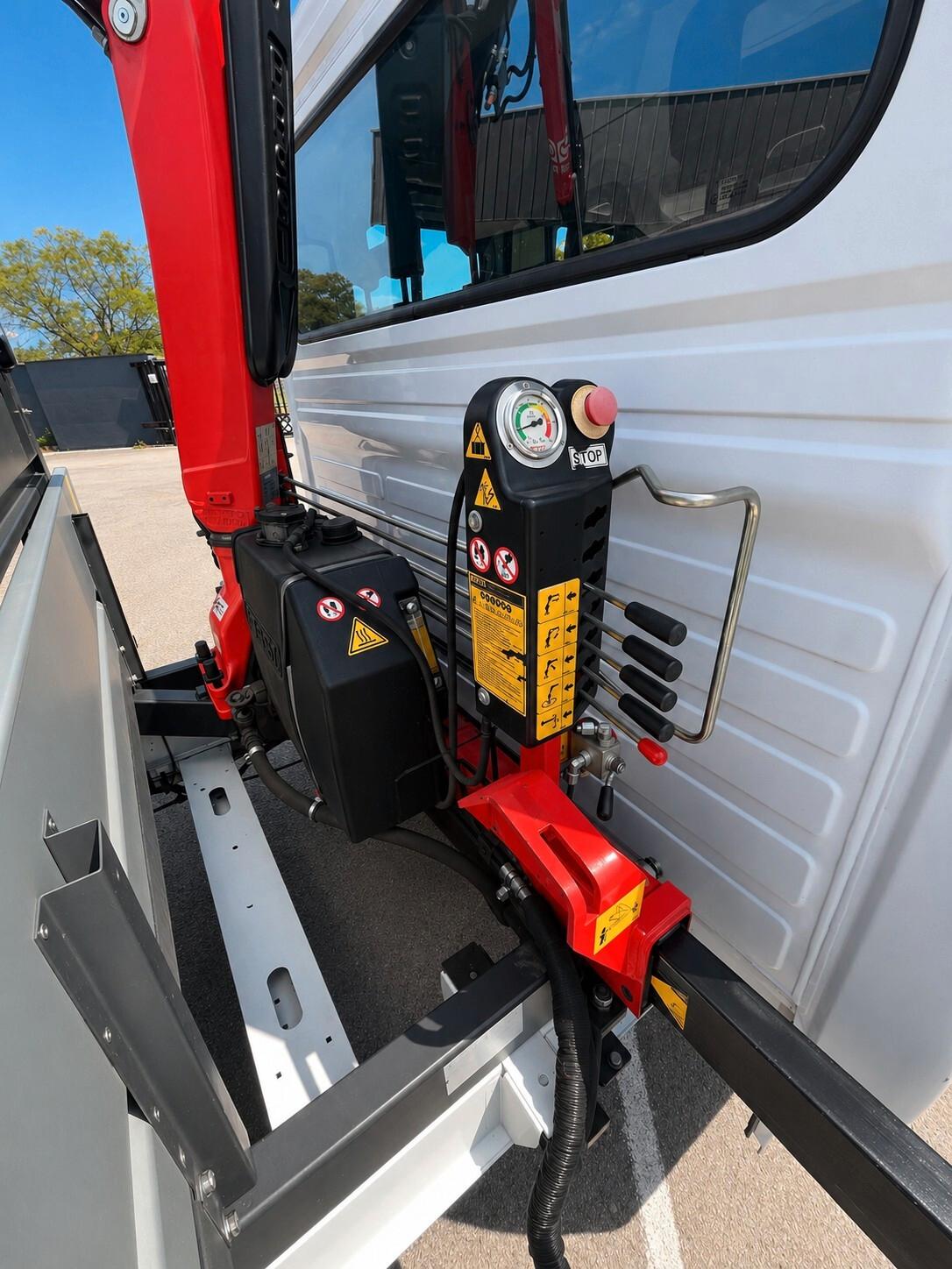 FIAT DUCATO MAXI 35 doppia cabina 7 Posti - CASSONE FISSO E GRU Fassi