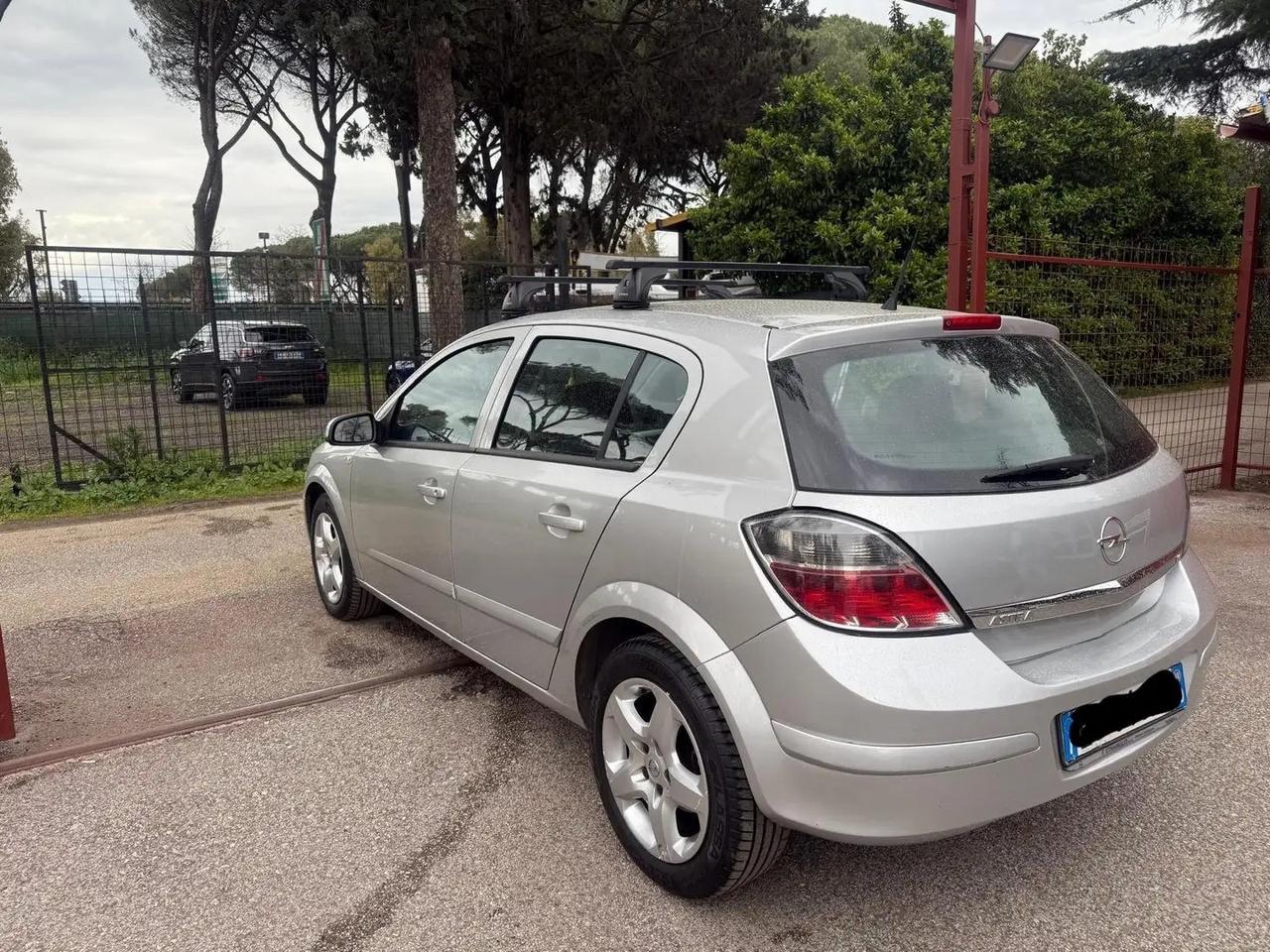 Opel Astra 1.6 16V VVT 5 porte Cosmo