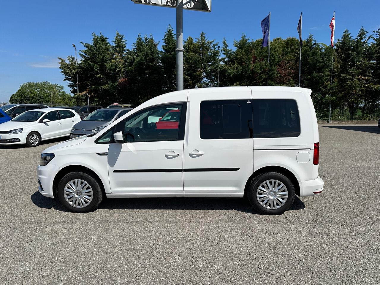Volkswagen Caddy Pianale Ribassato PER DISABILI 2.0 TDIHighline - 2019
