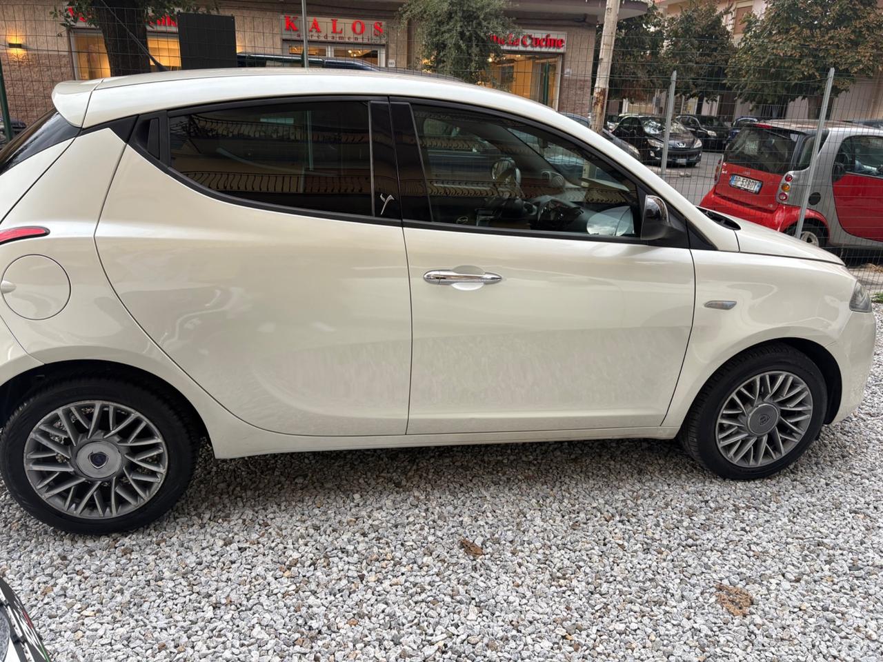Lancia Ypsilon 1.3 MJT 16V 95 CV 5 porte S&S Silver