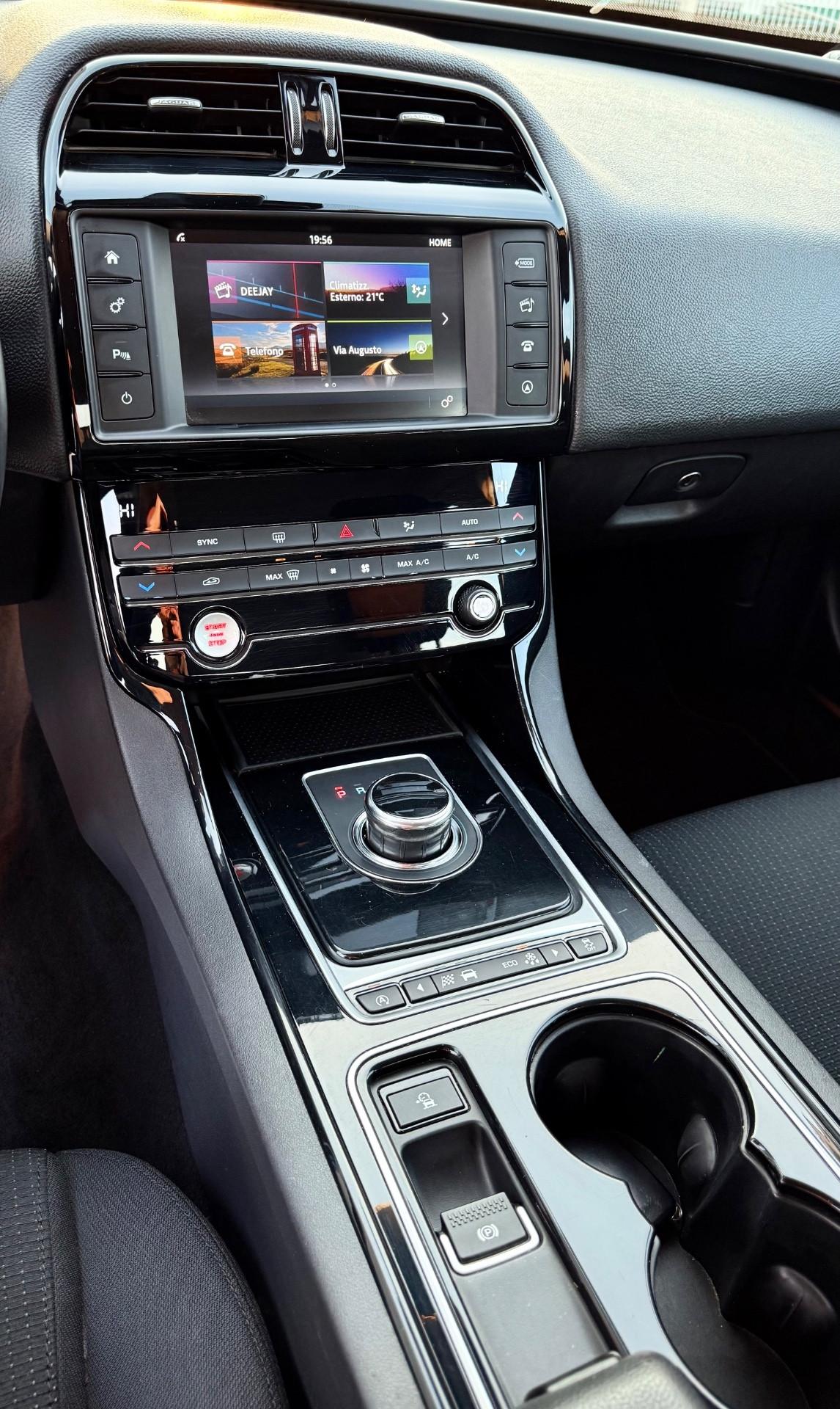 Jaguar XF 2.0 D 180 CV AWD aut. Portfolio