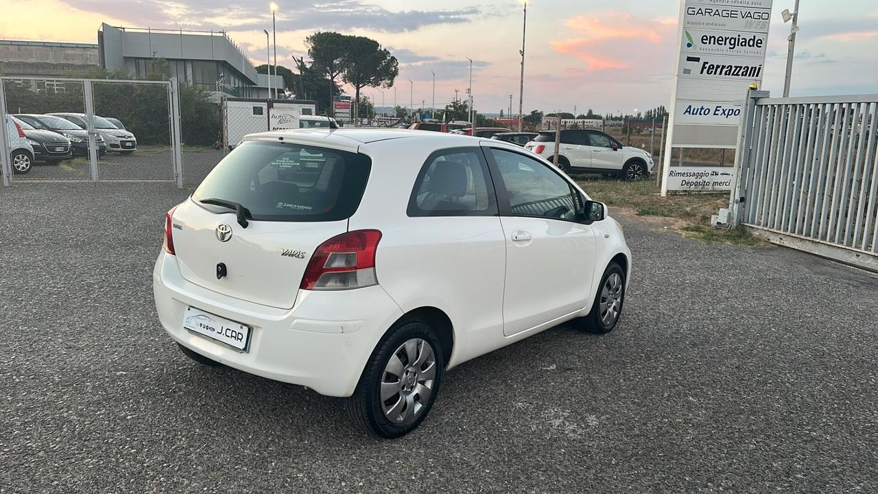 Toyota Yaris 1.0 3 porte Now