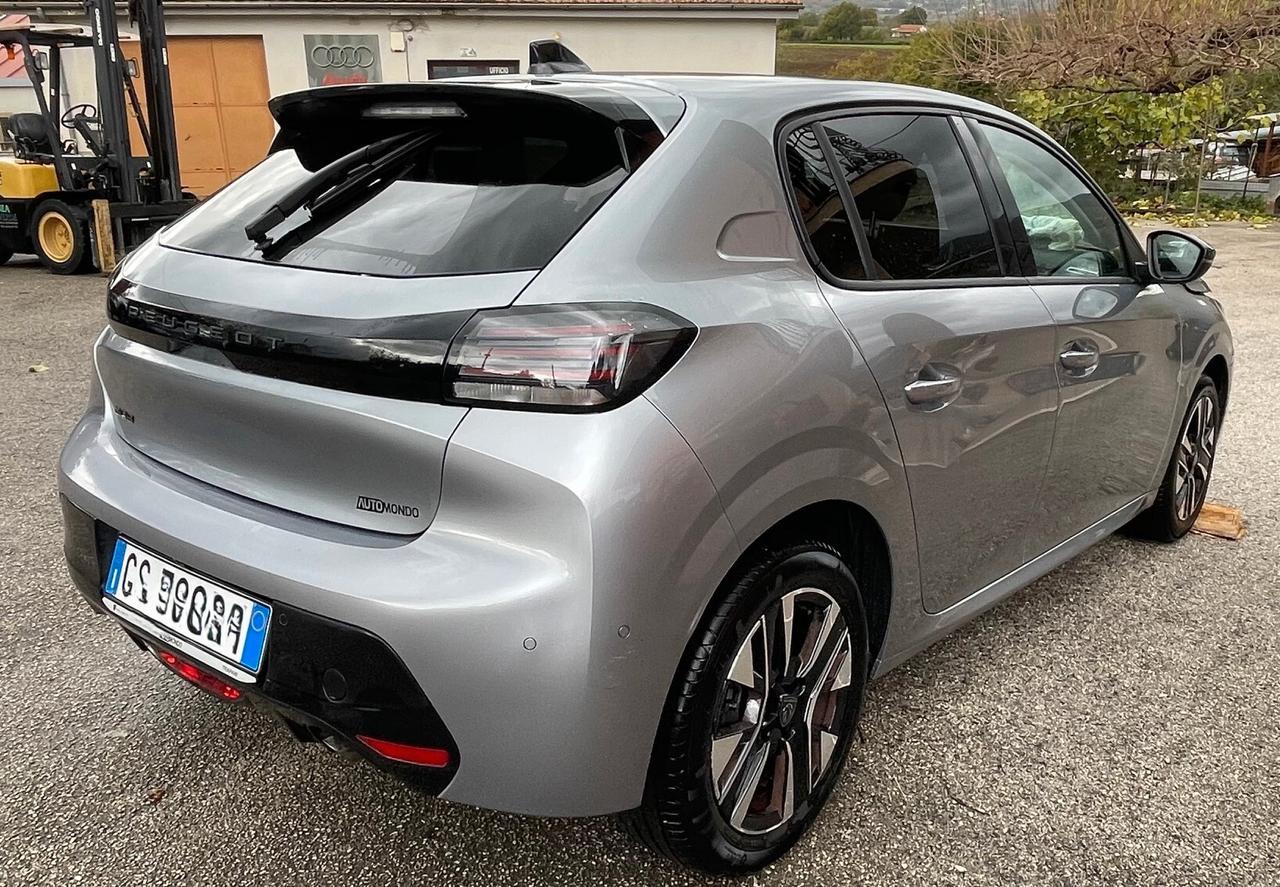 Peugeot 208 PureTechAllure (incidentata)