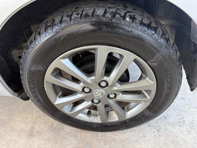 TOYOTA Yaris 1.0 5 porte Lounge OK NEOPATENTATI KM CERTIFIICATI