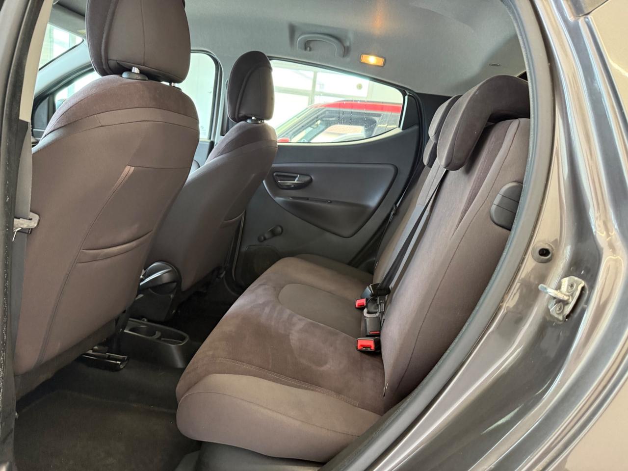 Lancia Ypsilon 1.2 8v Platinum 69cv ok neopatentato