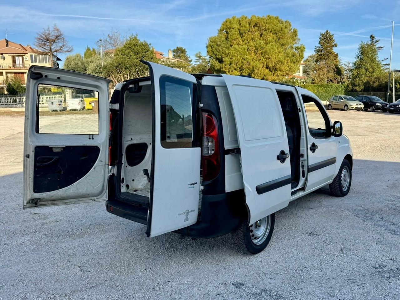 Furgone Fiat Doblò cargo 1.9 MJT 105 CV neopatentati