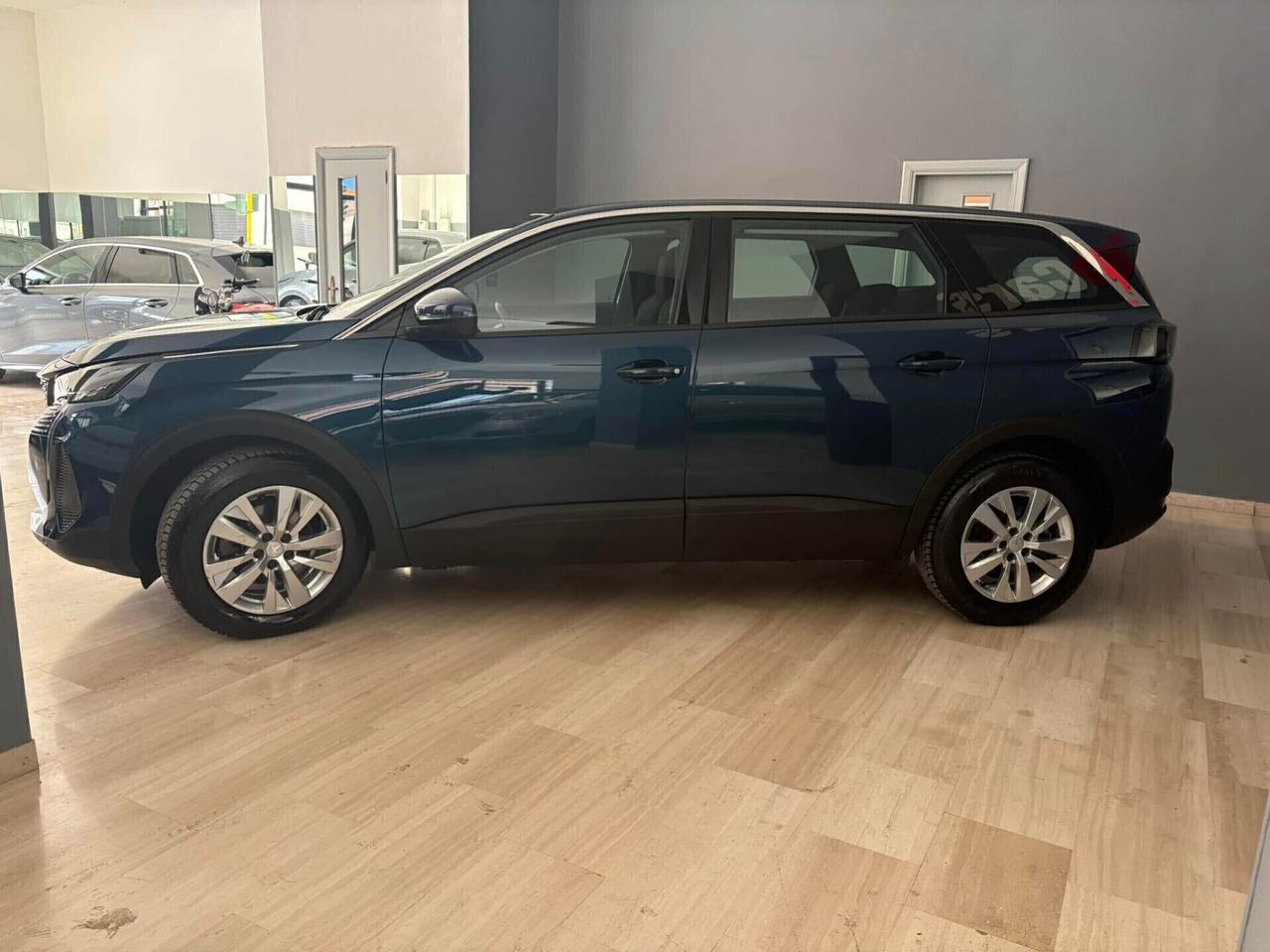 Peugeot 5008 DIESEL EAT8 7 POSTI 12 MESI GARANZIA