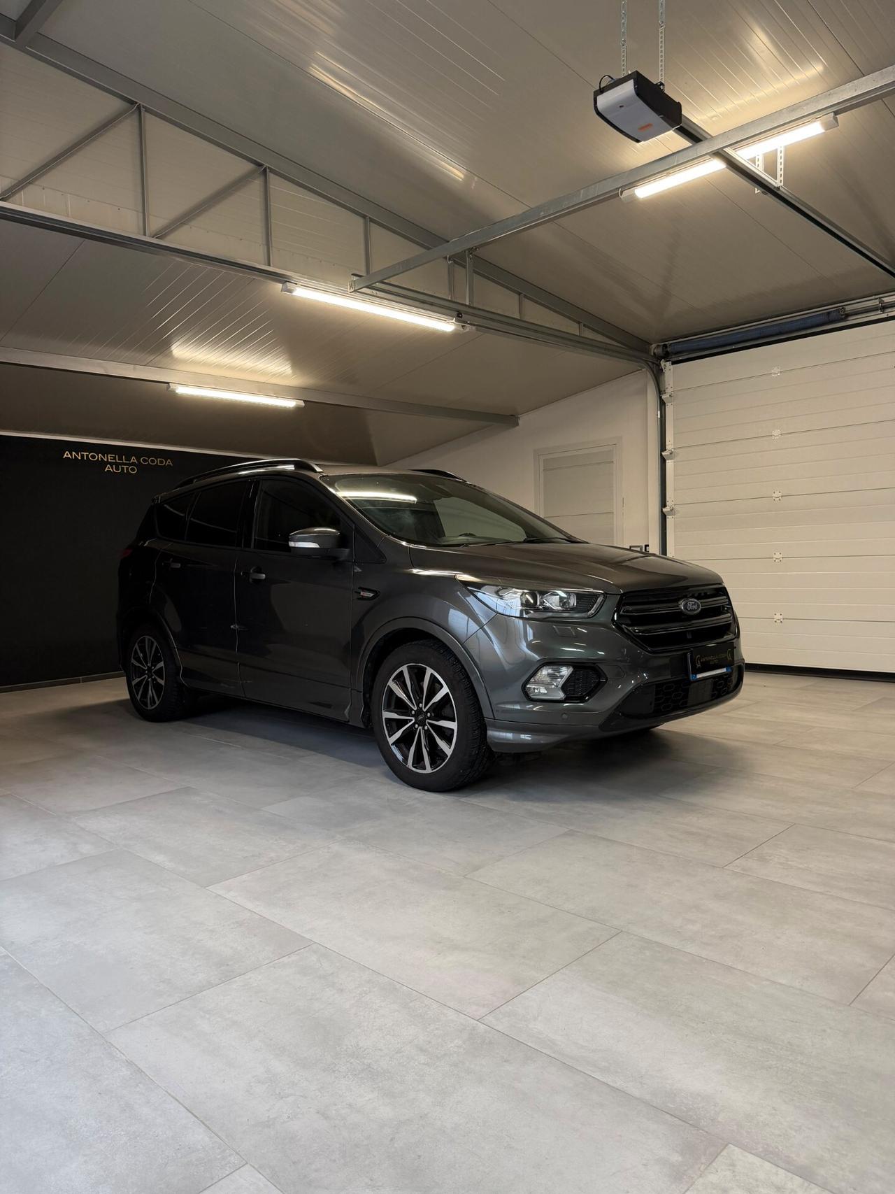 Ford Kuga 2.0 TDCI 120 CV S&S 2WD Powershift ST-Line