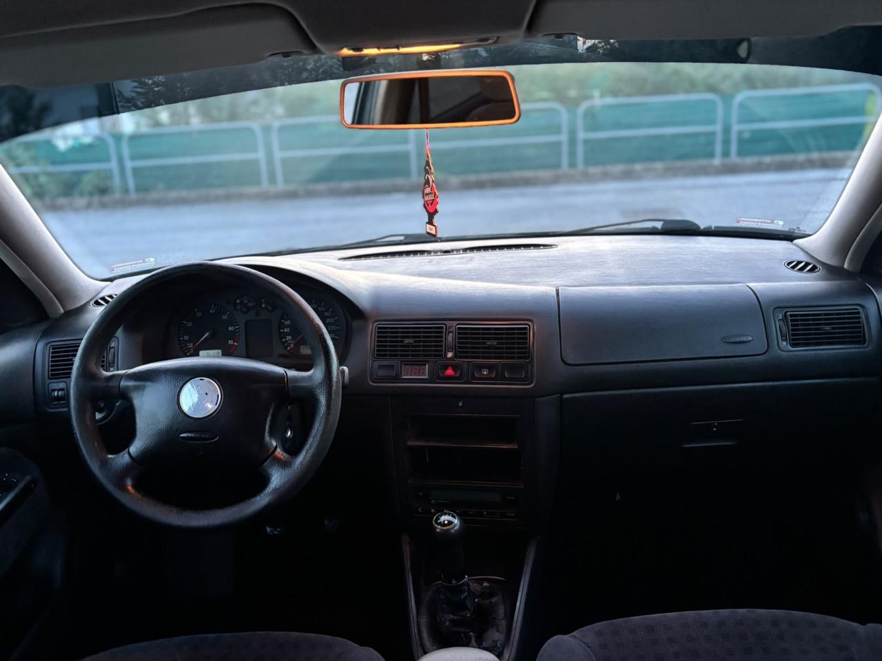 Volkswagen Golf 1.6 16V cat 5 porte Highline