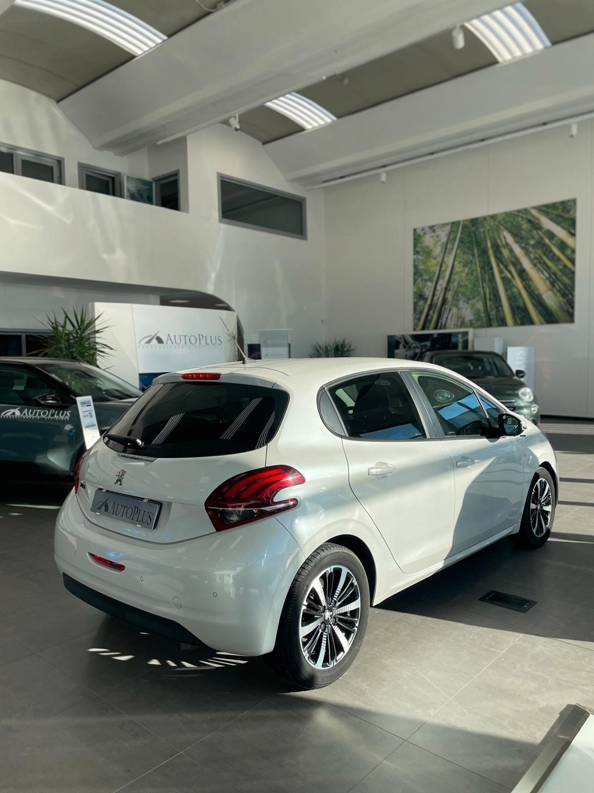 Peugeot 208 PureTech 82 Stop&Start 5 porte Signature