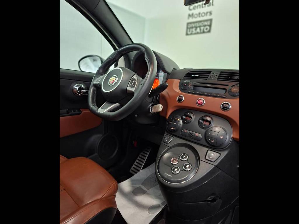 Abarth 500C 1.4 Turbo T-Jet MTA