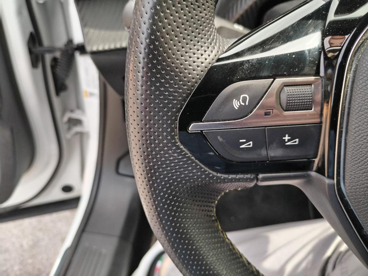 Peugeot 2008 GT 1.5 Blue HDI 110