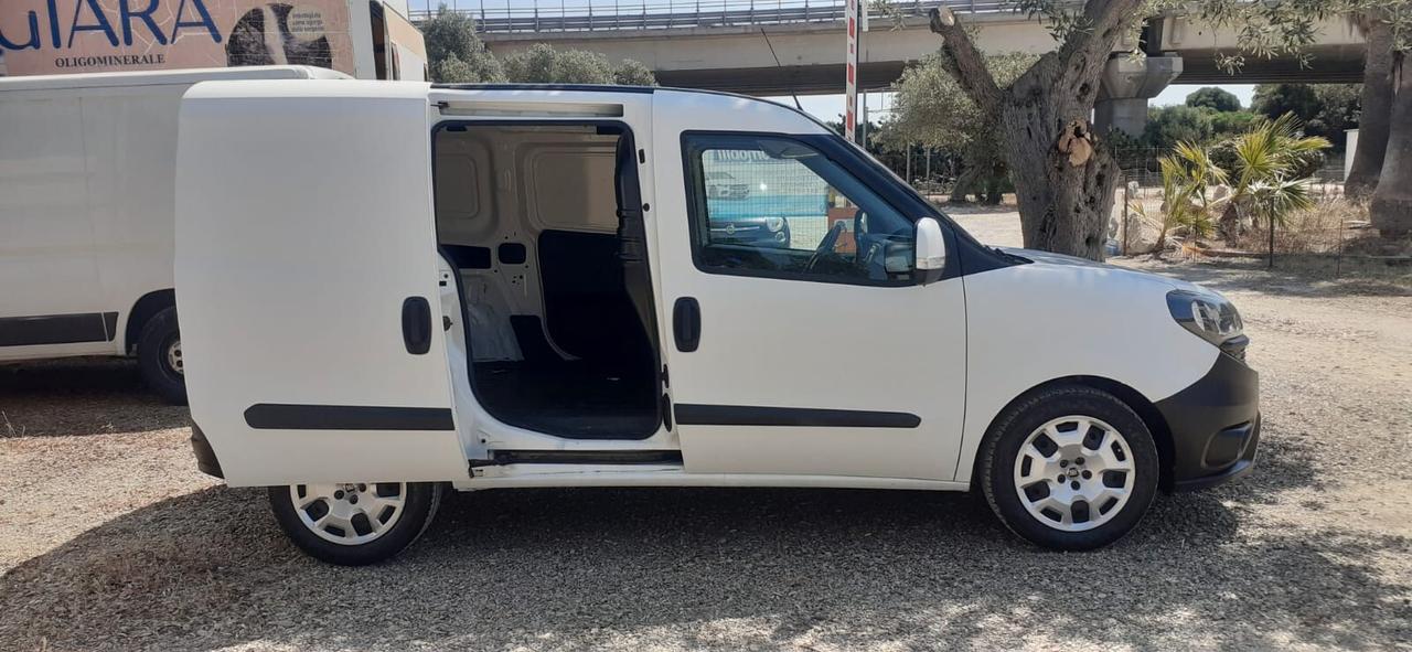 Fiat doblò 2019 - 1.6 mjt Lb automobili