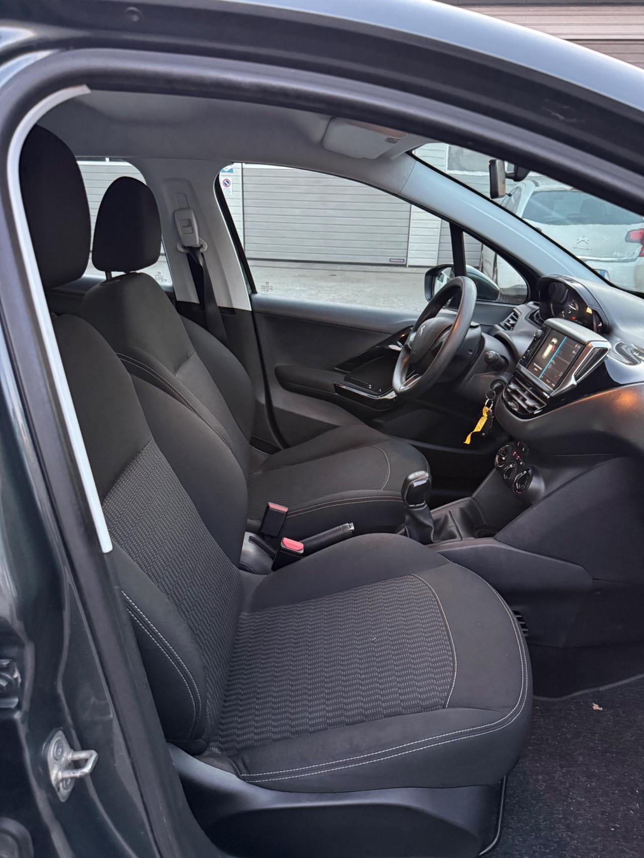 Peugeot 208 PureTech 82 5 porte Allure