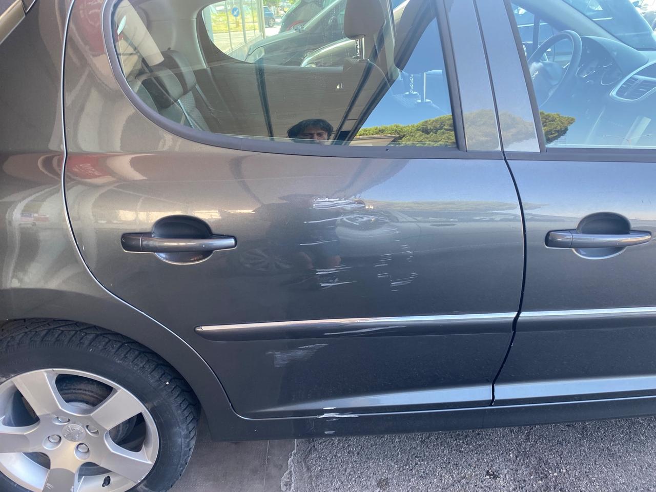 Peugeot 207 1.6 HDi 90CV 5p. 99g