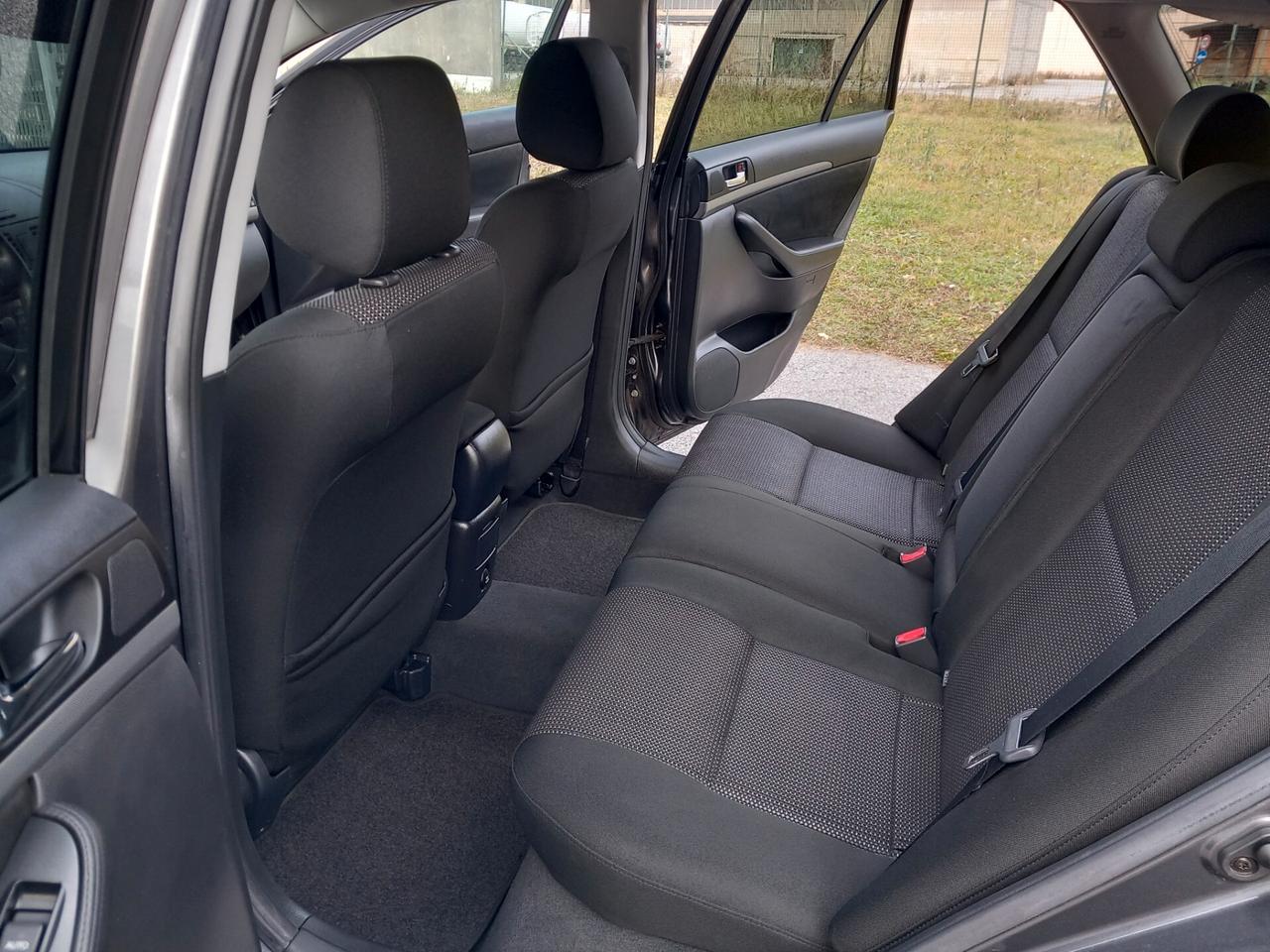 Toyota Avensis SW 2.2 D-4D KM 113000!!!