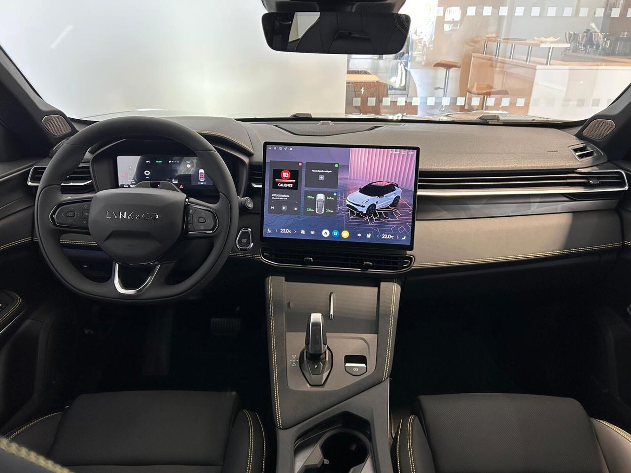 Lynk&co 01 PHEV More