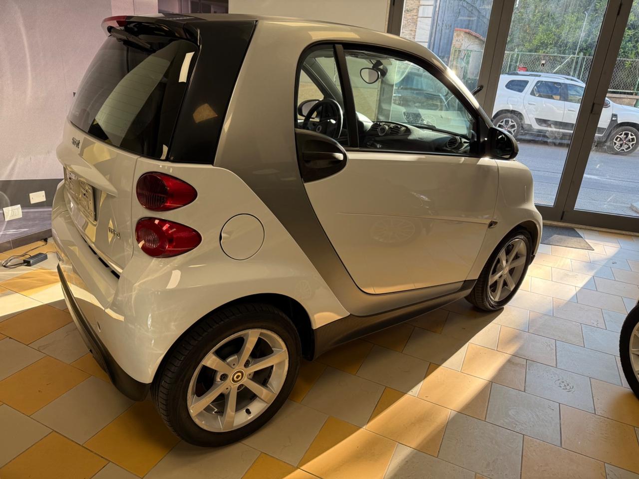 Smart ForTwo 1000 45 kW MHD coupé pure