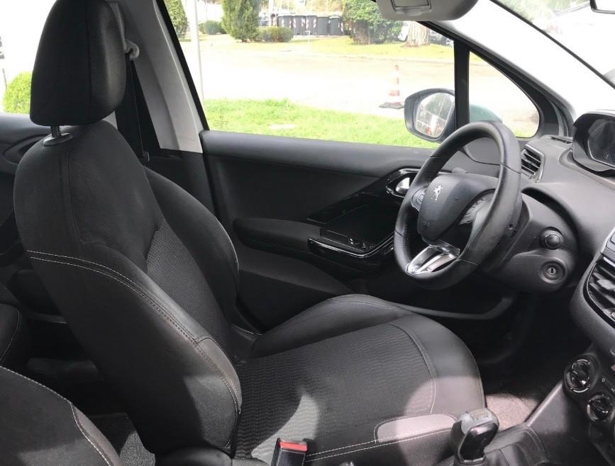 Peugeot 208 BlueHDi 1.6 5 porte Allure