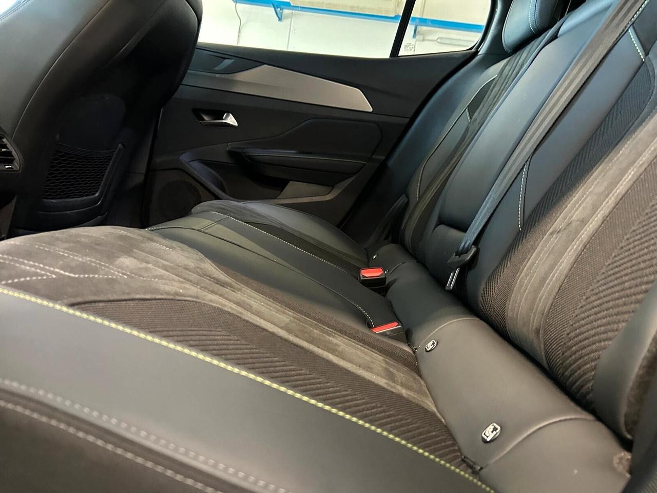 Peugeot 408 GT PureTech 130 EAT8 SPOTICAR