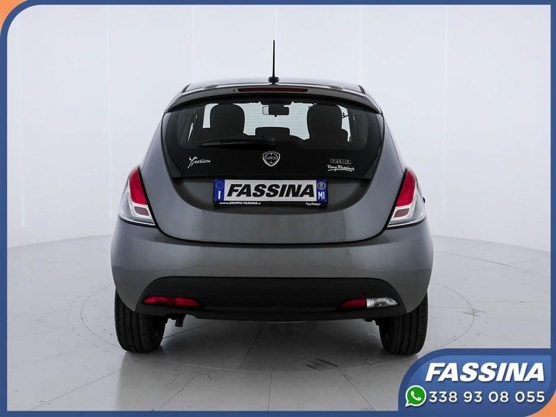 Lancia Ypsilon 1.0 FireFly 5 porte S&S Hybrid Silver Plus