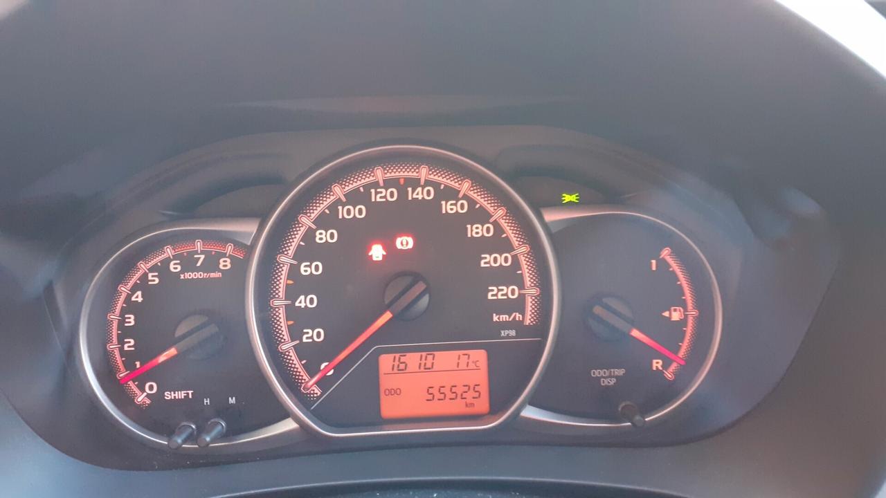 Toyota Yaris 1.0 benzina 5 porte ideale neopatentati