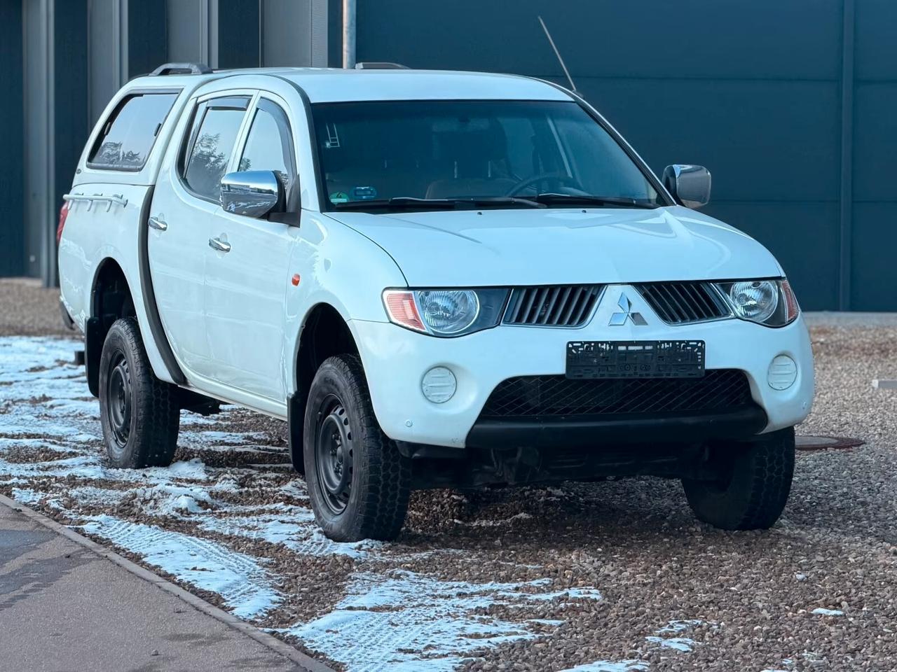 Mitsubishi L200 cabina doppia 4WD CLIMA