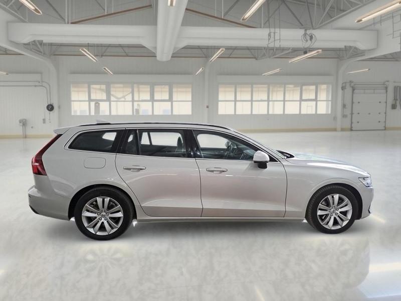 VOLVO V60 B3 autom. Momentum Business Pro WAGON