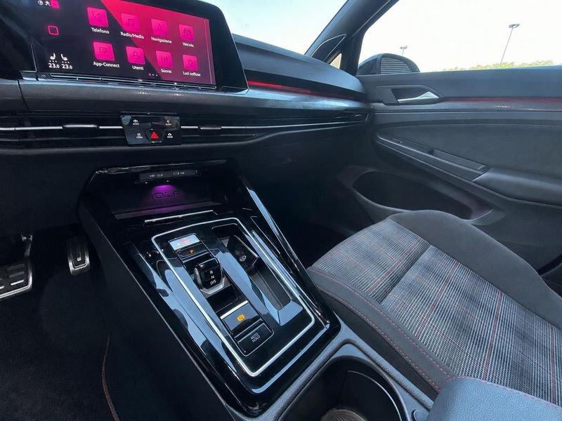Volkswagen Golf GTI VIII 2.0 TSI GTI DSG 245 CV