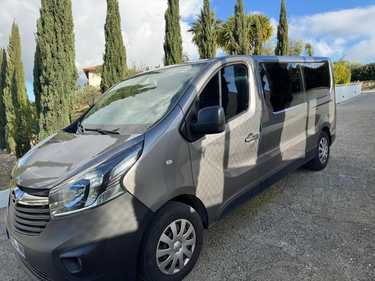 Opel Vivaro 27 1.6 CDTI biturbo 9 POSTI