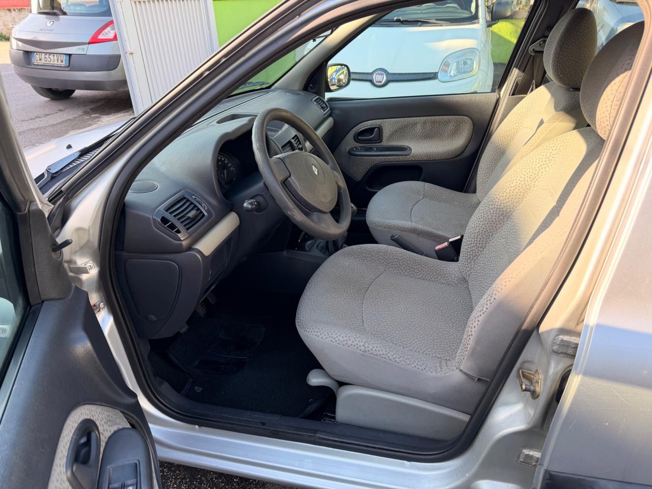 Renault Clio 1.2 5 porte Confort 2005 150.000 km