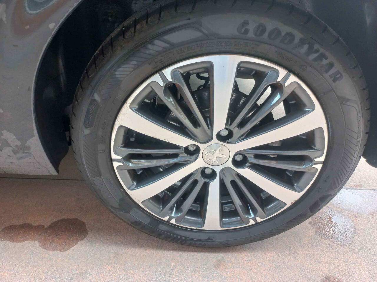Peugeot 208 PureTech 82 3 porte Active