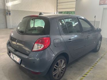 RENAULT CLIO 1.2 BENZINA NEOPATENTATI 5 PORTE