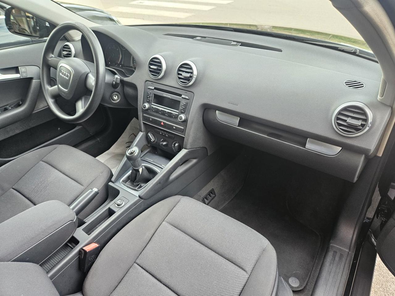 Audi A3 SPB 1.6 TDI 90 CV Attraction