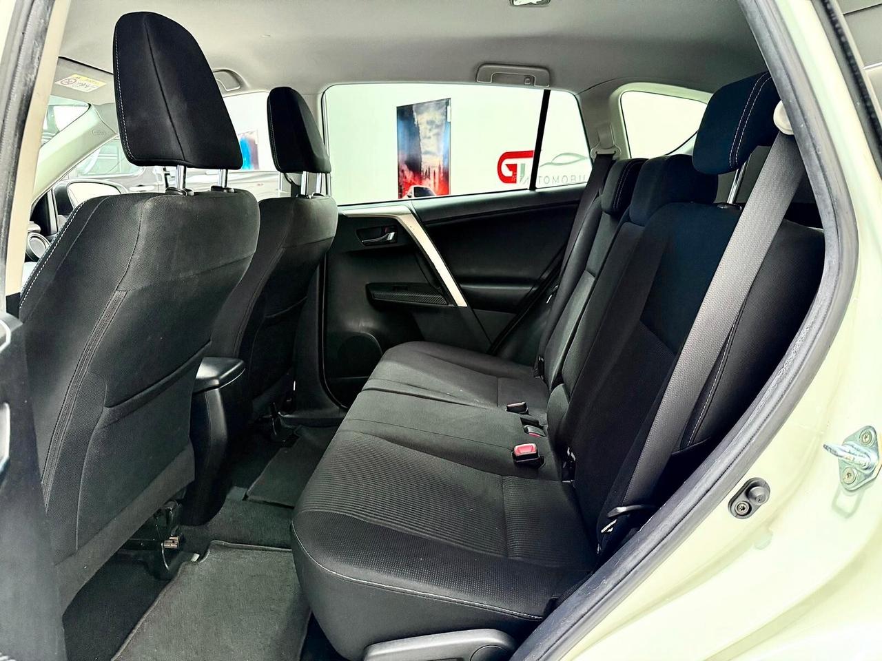Toyota RAV 4 RAV4 2.2 D-4D 4WD Lounge