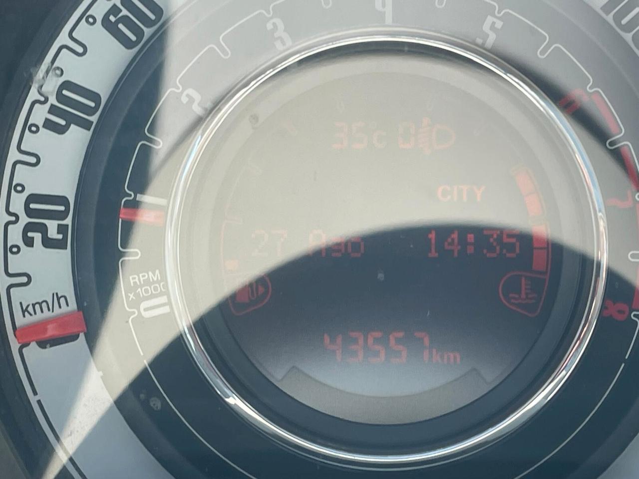 Fiat 500 1.2 Lounge RADIO 7"