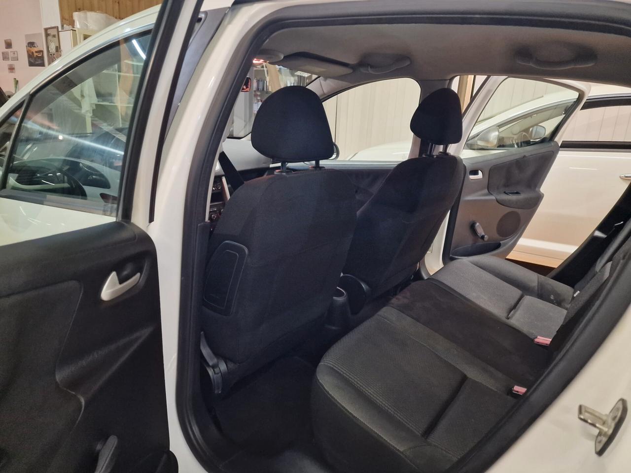 Peugeot 207 1.4 HDi 70CV 5p, 151 mila chilometri ok neopatentati