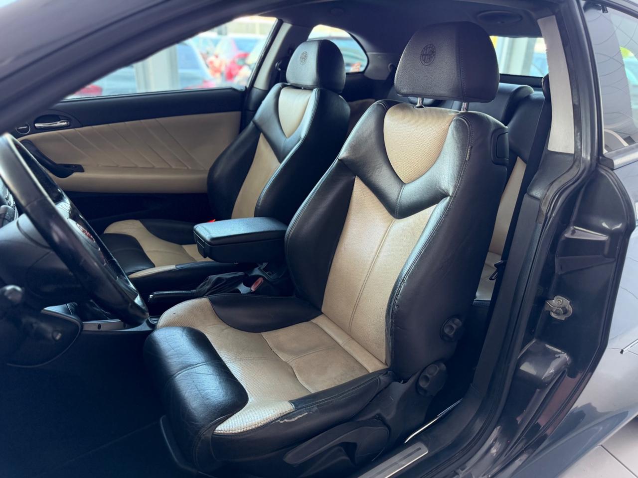 Alfa Romeo GT 1.9 JTDM 16V Distinctive Gancio Traino