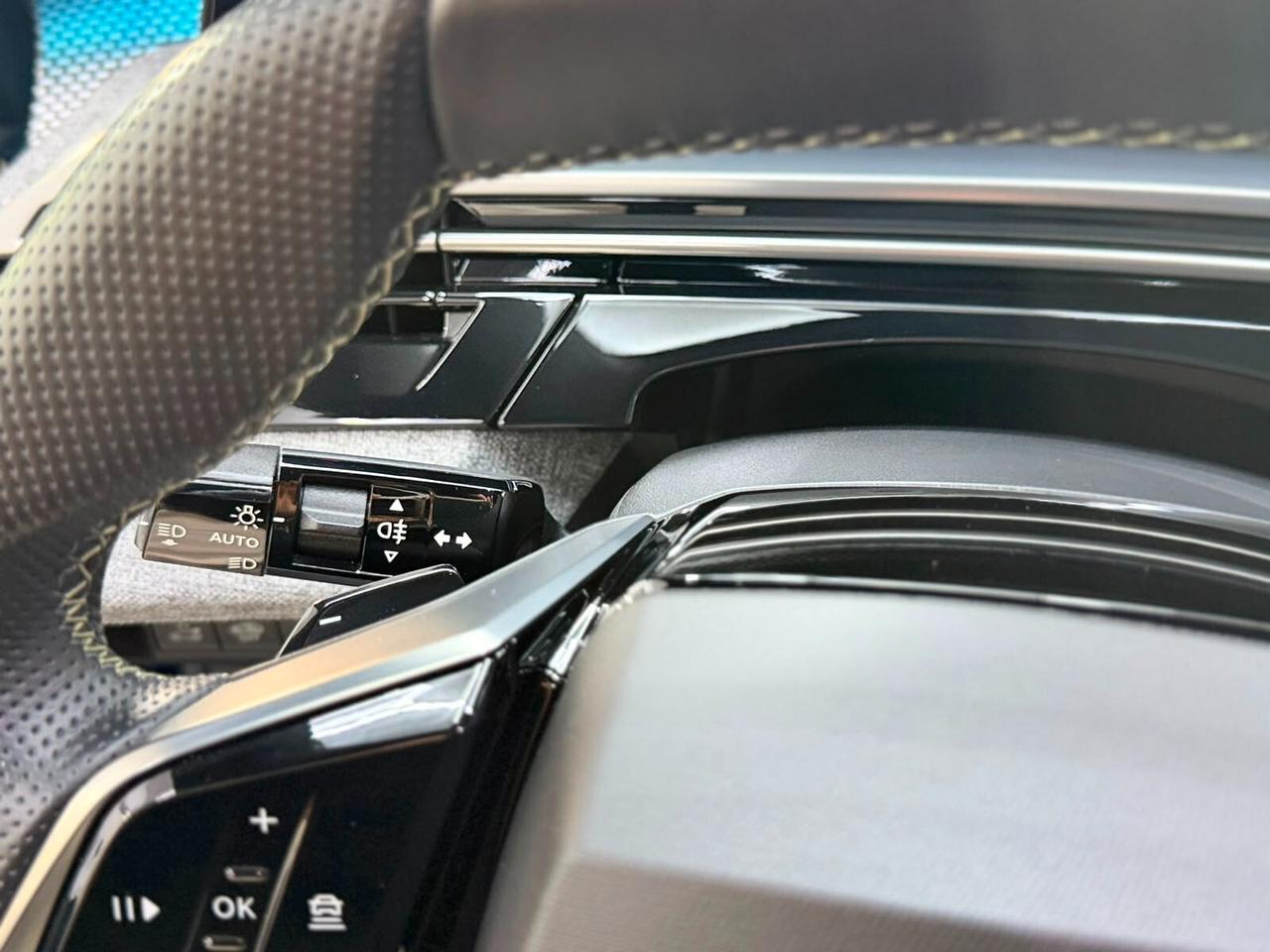 Peugeot 3008 1.2 Benzina Hybrid 136 e-DCS 6 GT