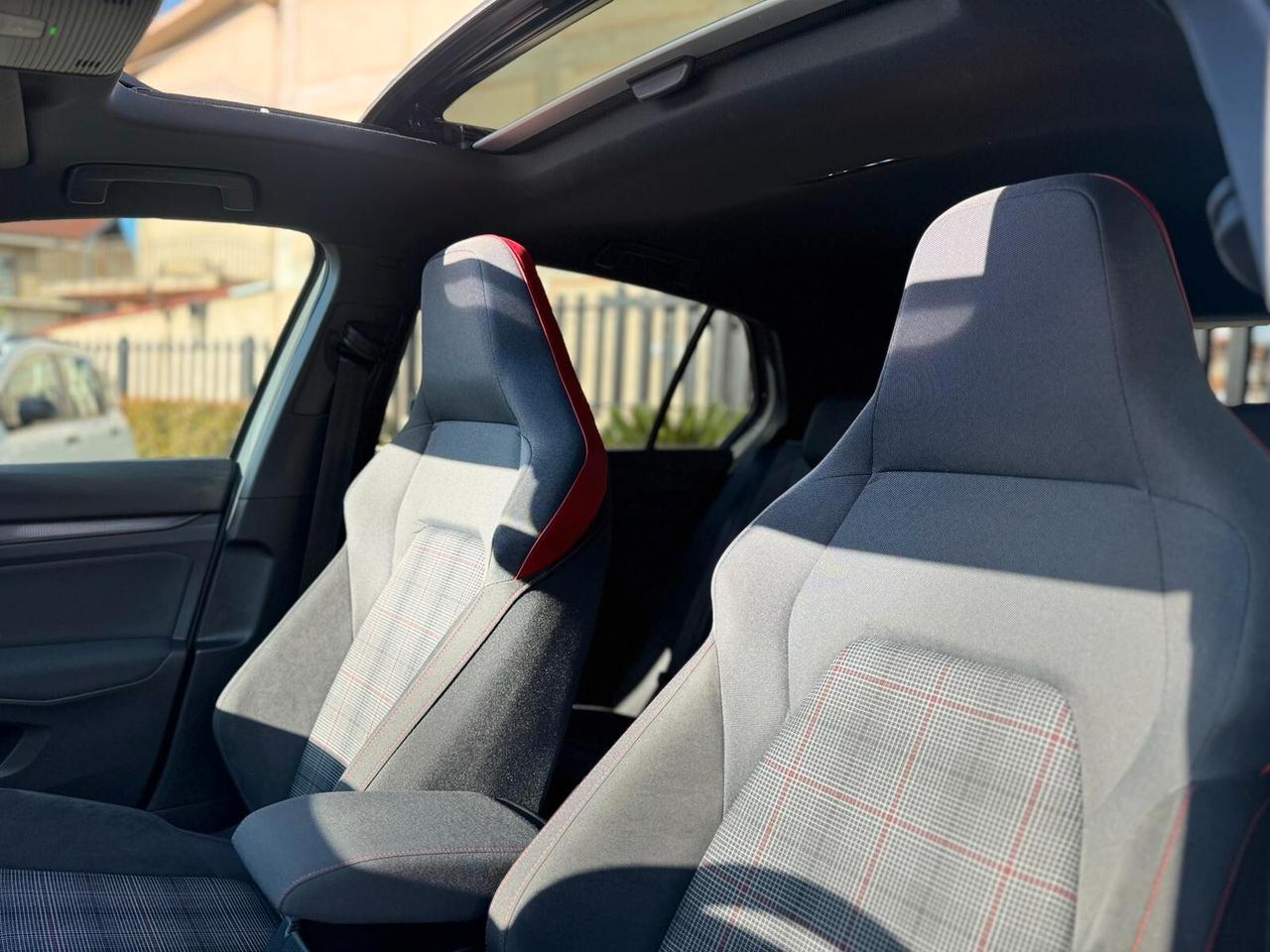 Volkswagen Golf 8 GTI 2.0 TSI DSG